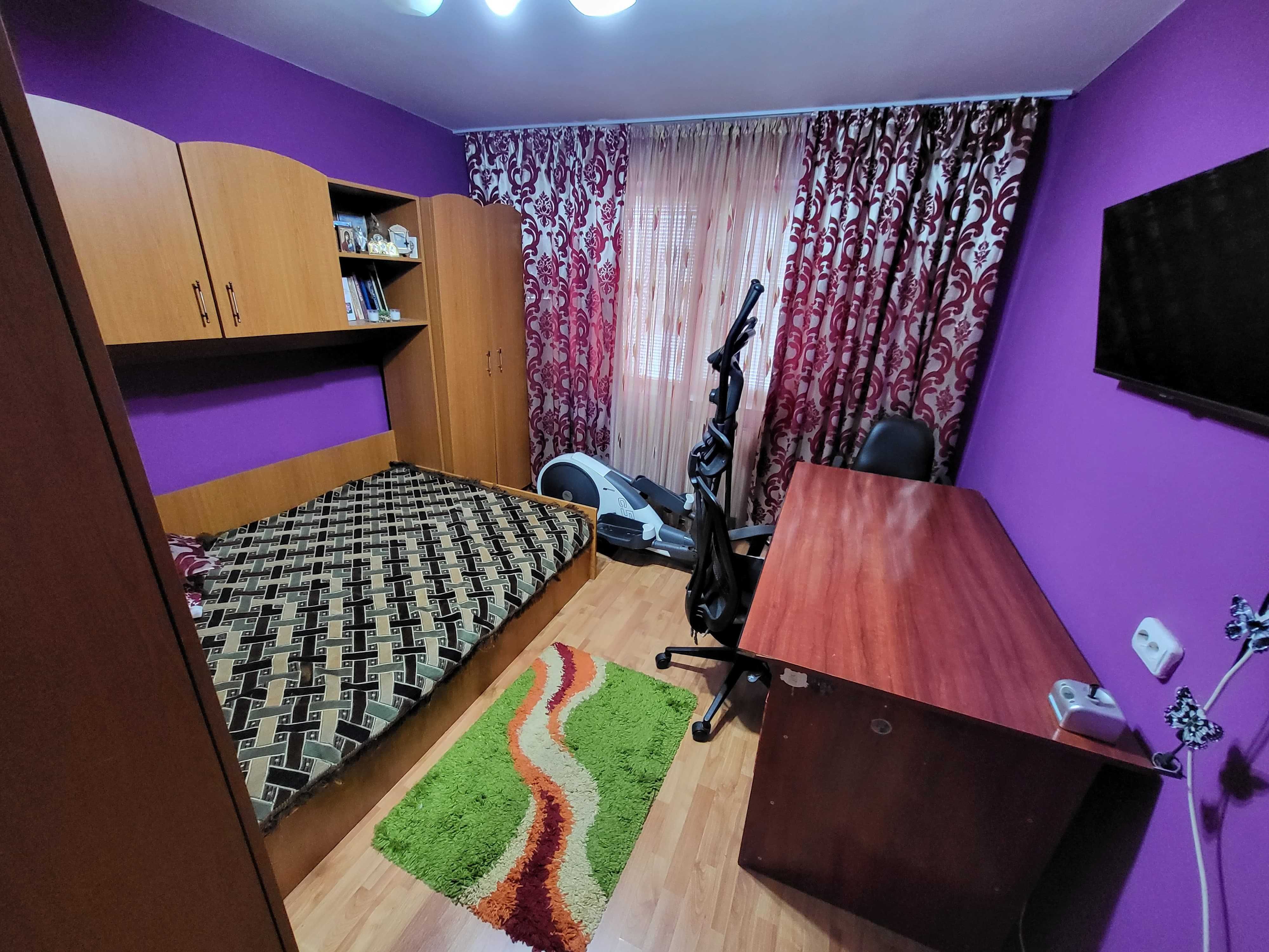 Apartament 3 camere ultracentral, str. Bucuresti, vedere int, et 7/10