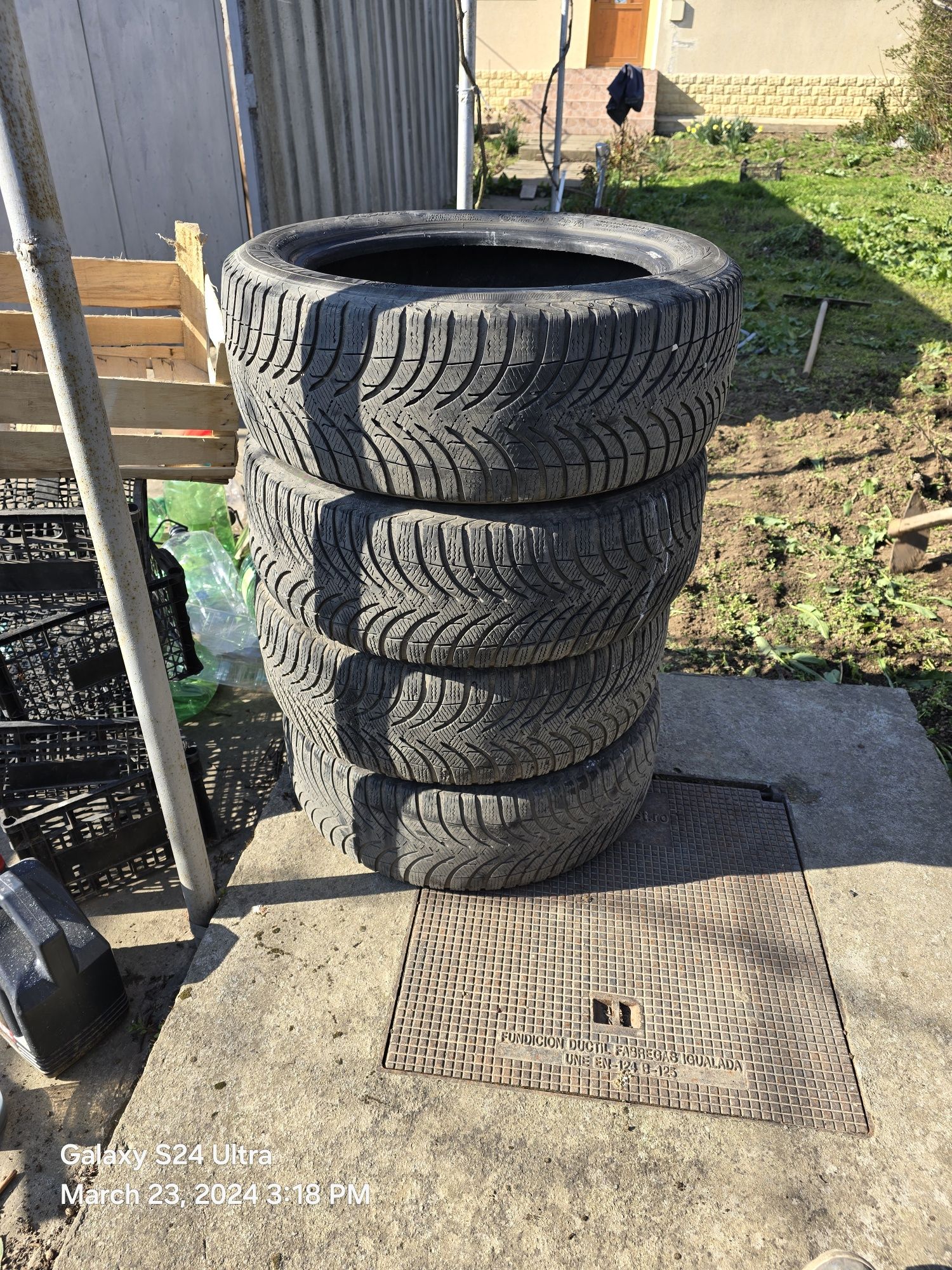 4 Pneuri Michellin 215/50/R17 iarna