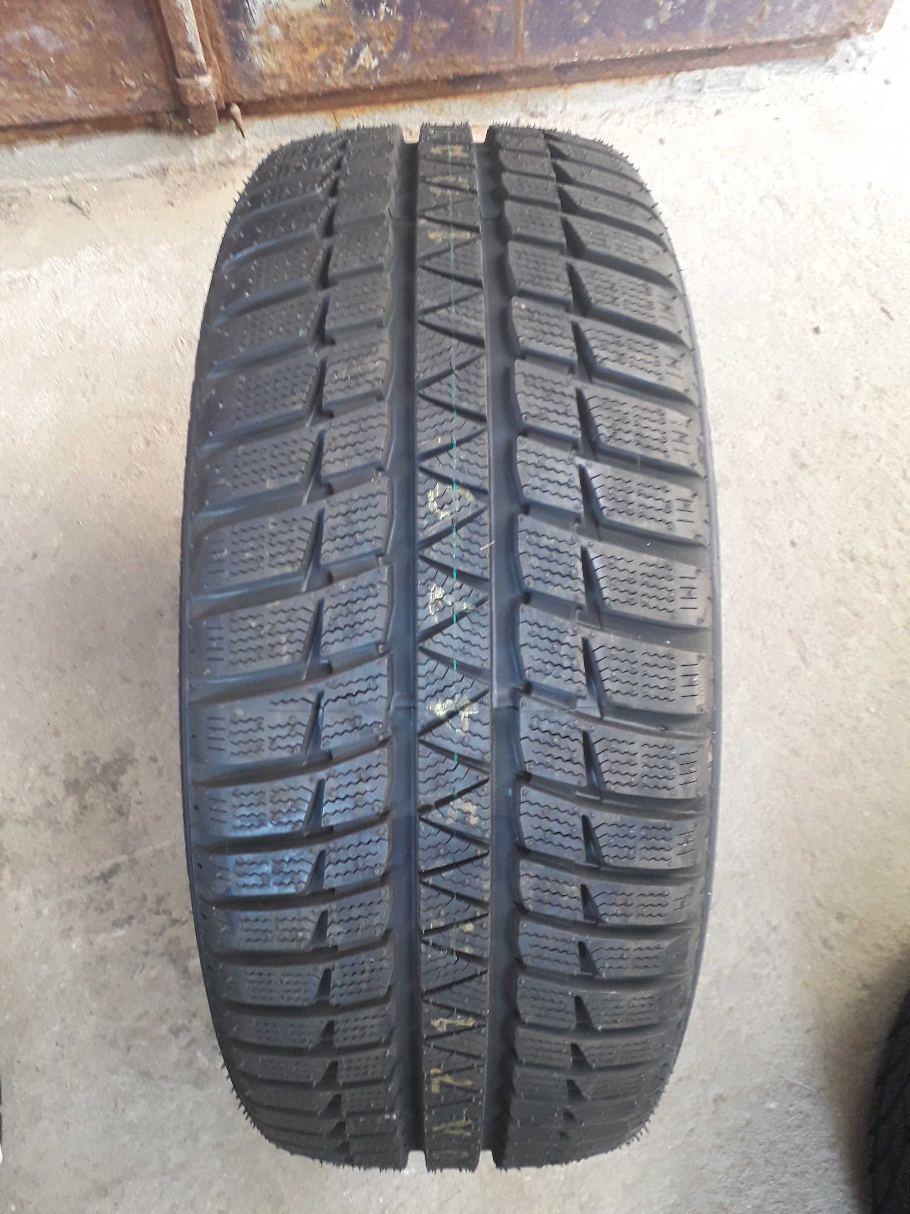 Нови зимни гуми R17 215/50 Falken HS449 EuroWinter 95V M+S ExtraLoad