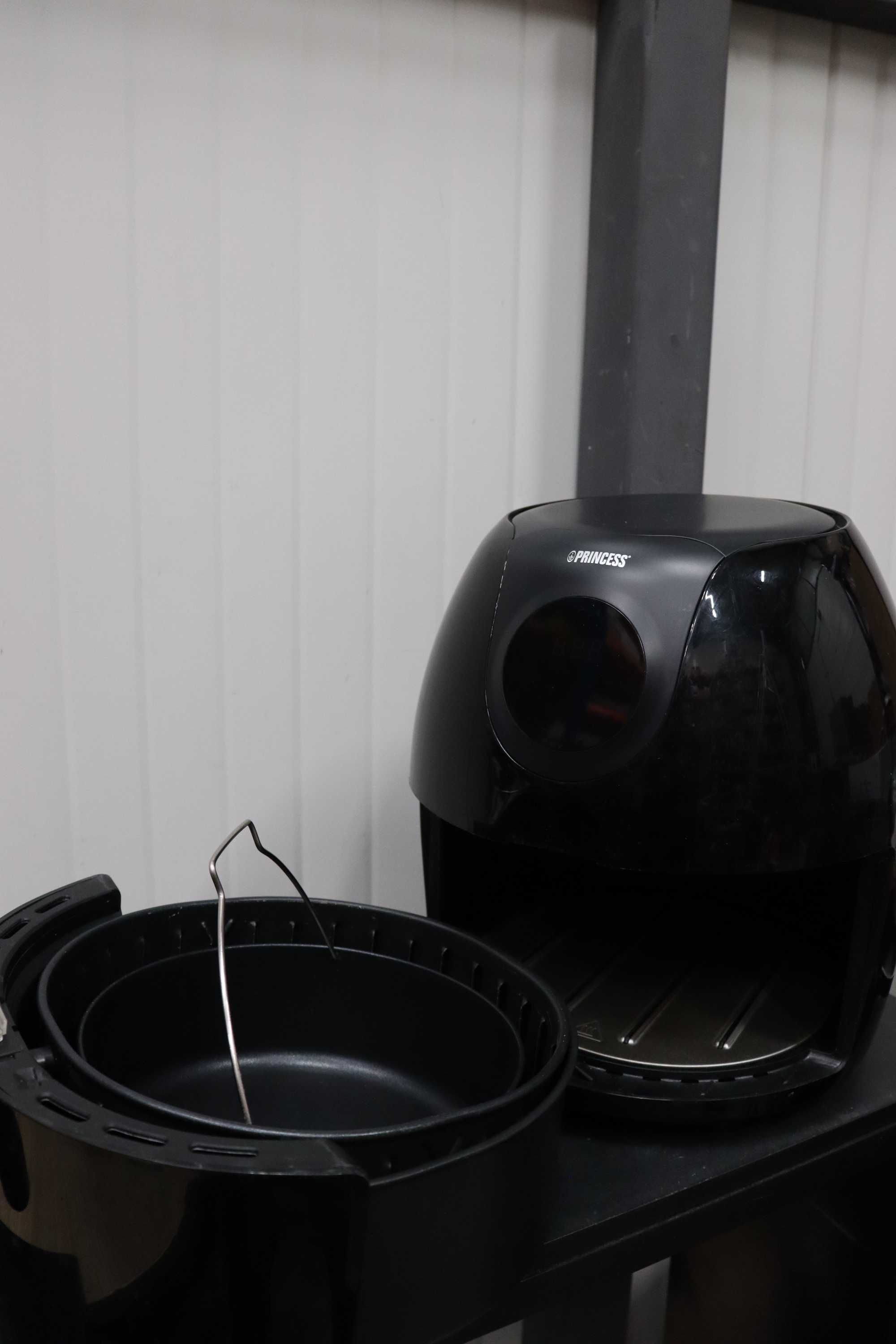 Princess Фритюрник с горещ въздух Air Fryer, 5.2л. 1700W