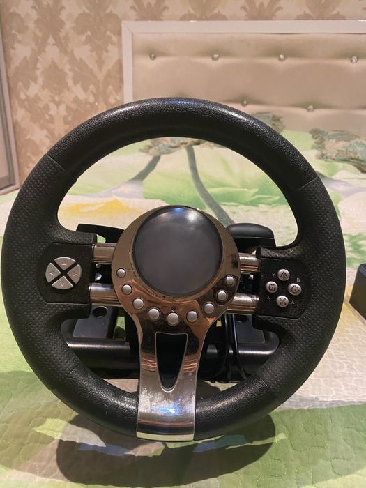 Игровой руль  15к
