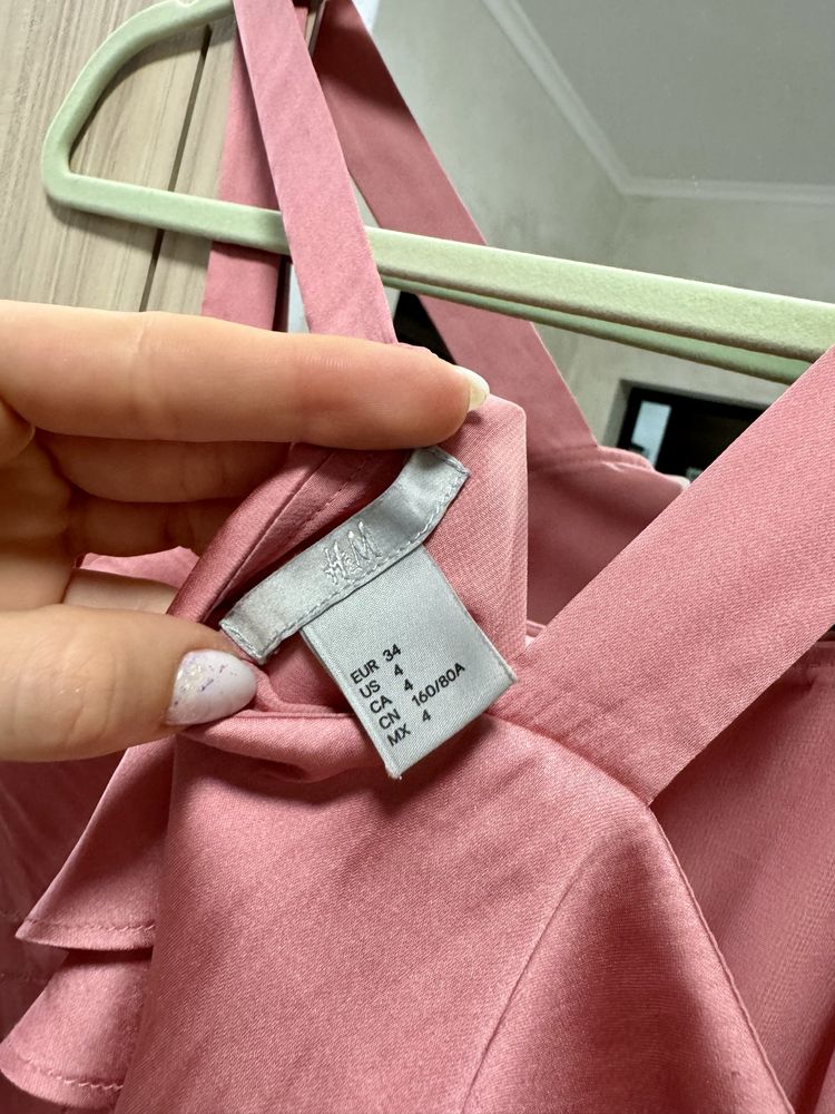 Къса розова сатенена рокля H&M