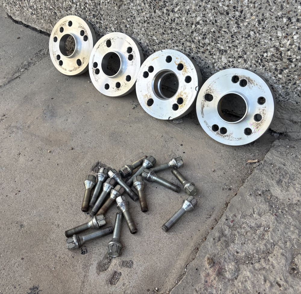 Продавам фланци за джанти 4x100 /Renault/Mazda/Dacia/Audi/Golf/Honda
