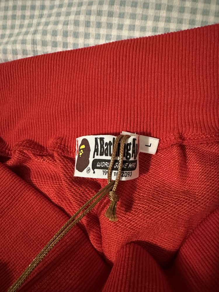 Bape red shorts (къси гащи, шорти )