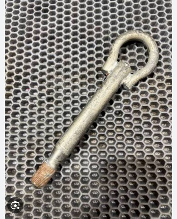 Продам  буксировочный крюк лада приора первое поколение