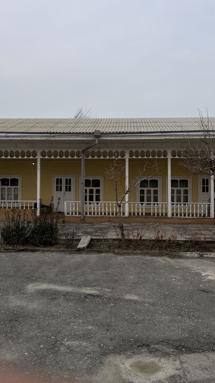 16 сотихли Ховли уй сотилади