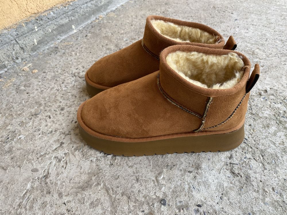 Vand    Ugg  noi