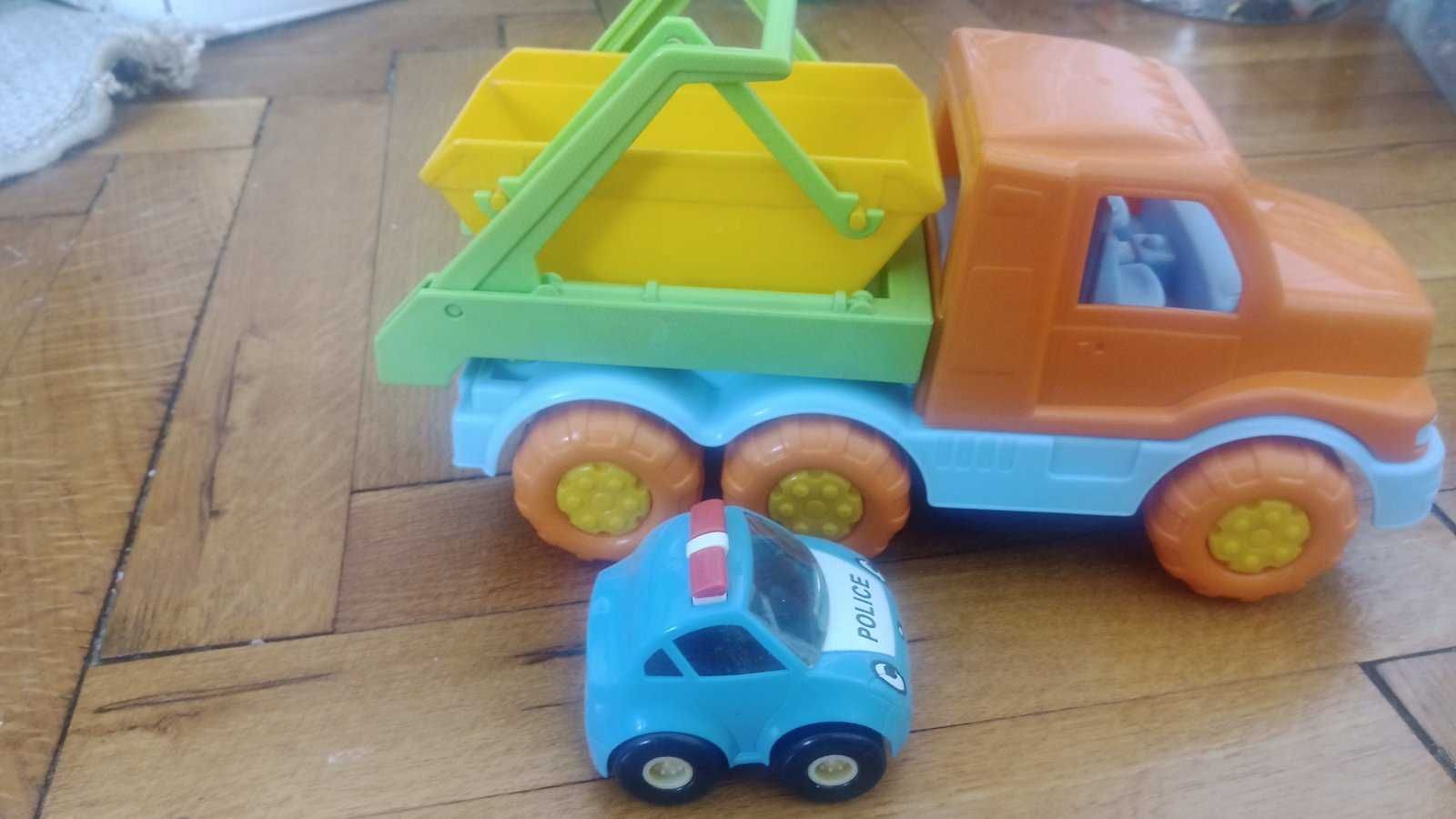 Детско камионче и малка полицейска кола