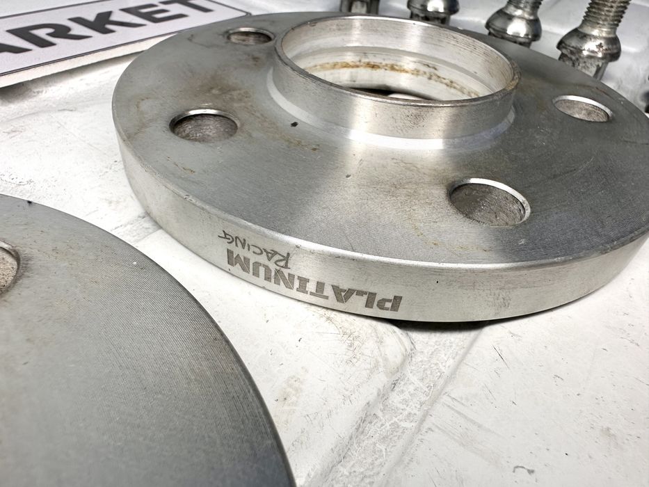 Фланци AUDI 15мм Platinum Racing