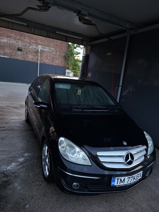 Mercedes Benz B200