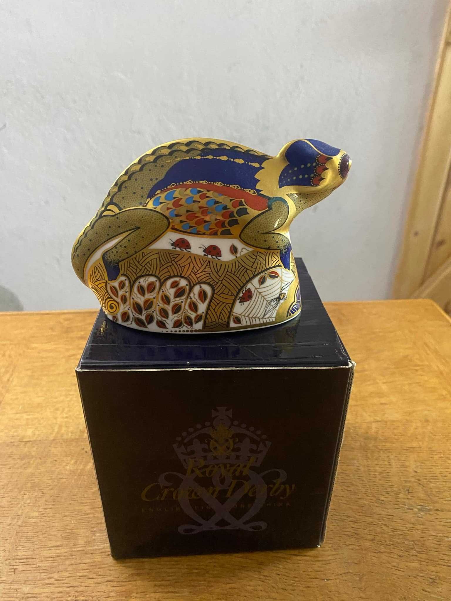 Figurina Royal Crown Derby Cameleon - editie limitata