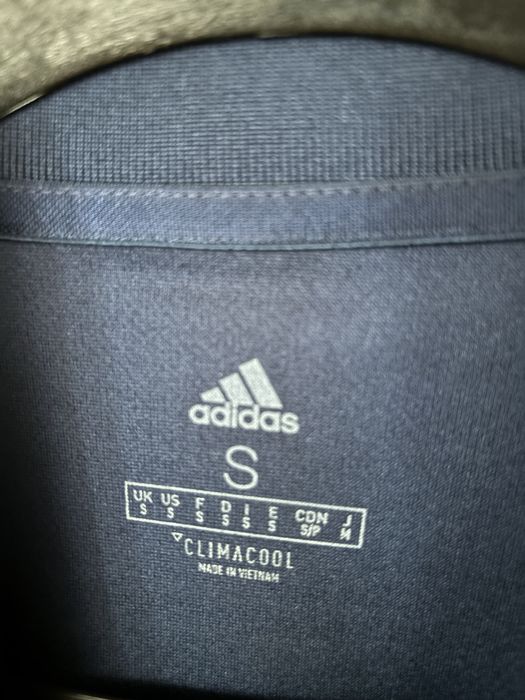 Tricou Adidas cu guler