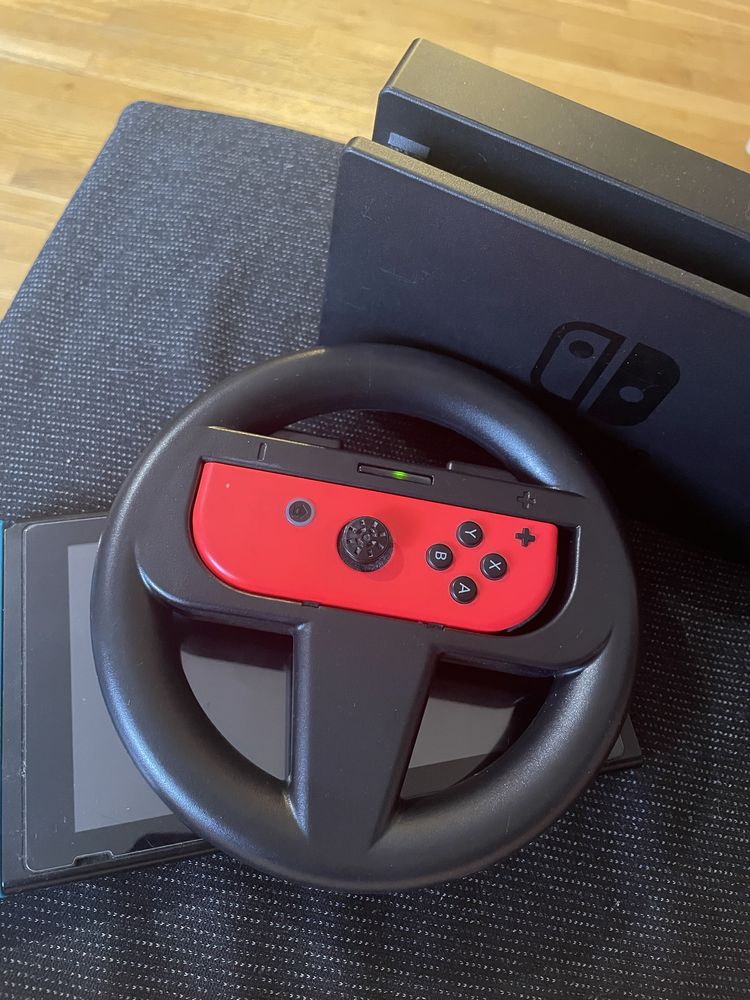 Nintendo Switch с екстри
