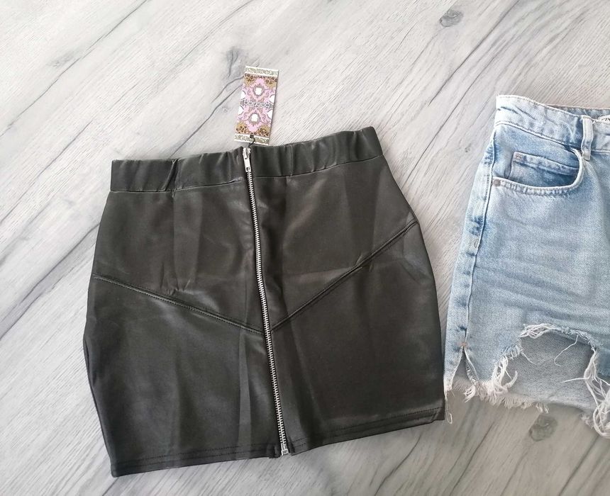 Fustita dama noua Boohoo xs