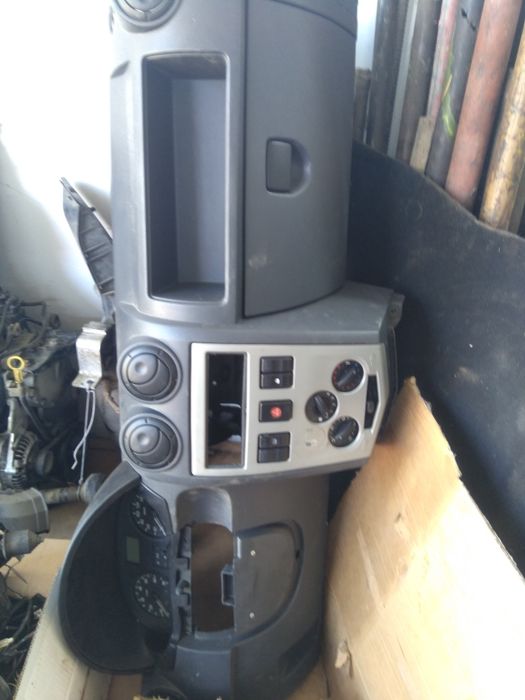 Дачия Логан 1,4i