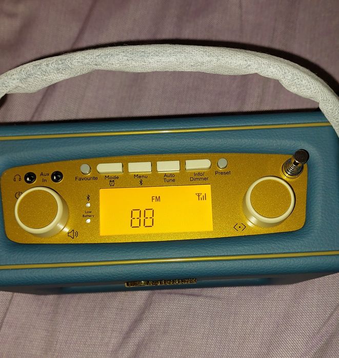 Boxa portabila cu radio marca Robrets
