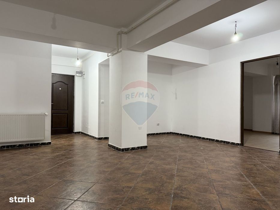 Apartament cu 3 camere de vânzare cu loc de parcare, Calea Bârladului