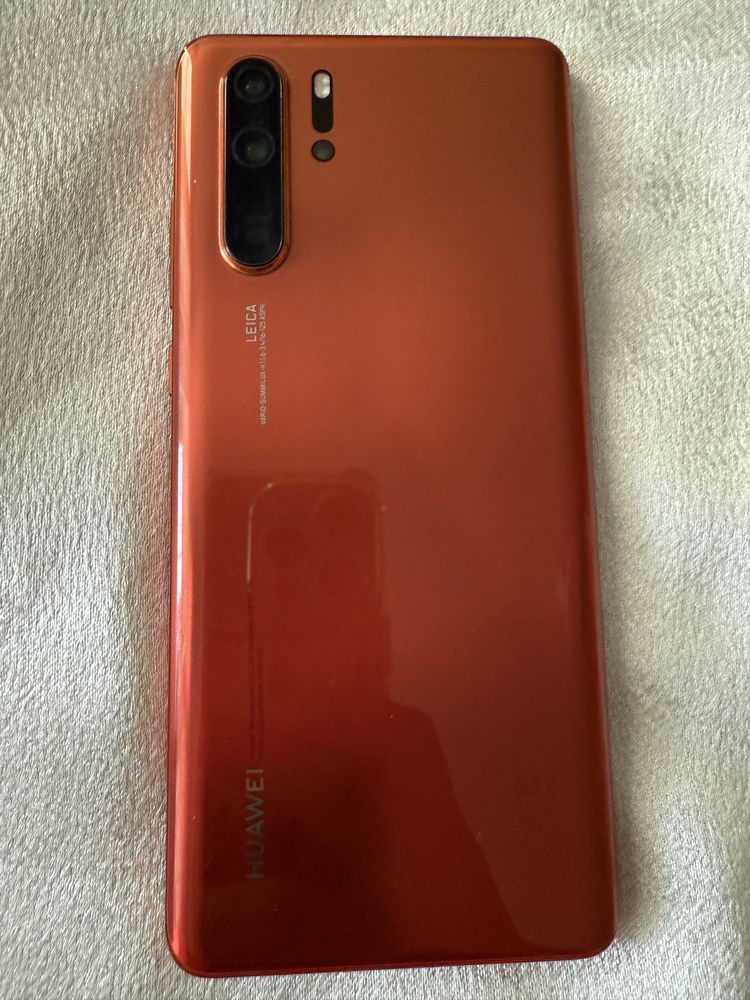 Huawei p30 pro - пукнат