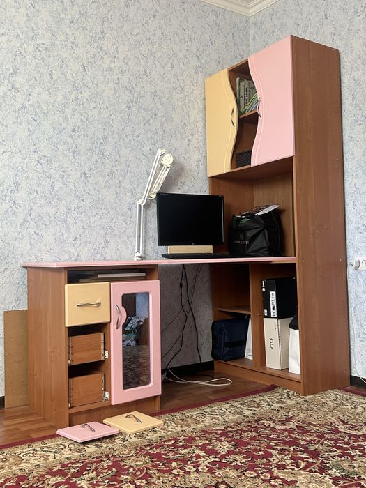 Продам парту для девочек