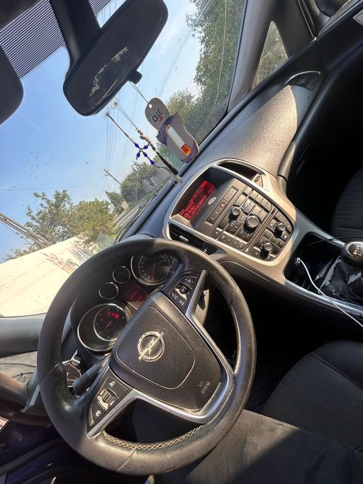 Se vinde Opel Astra J