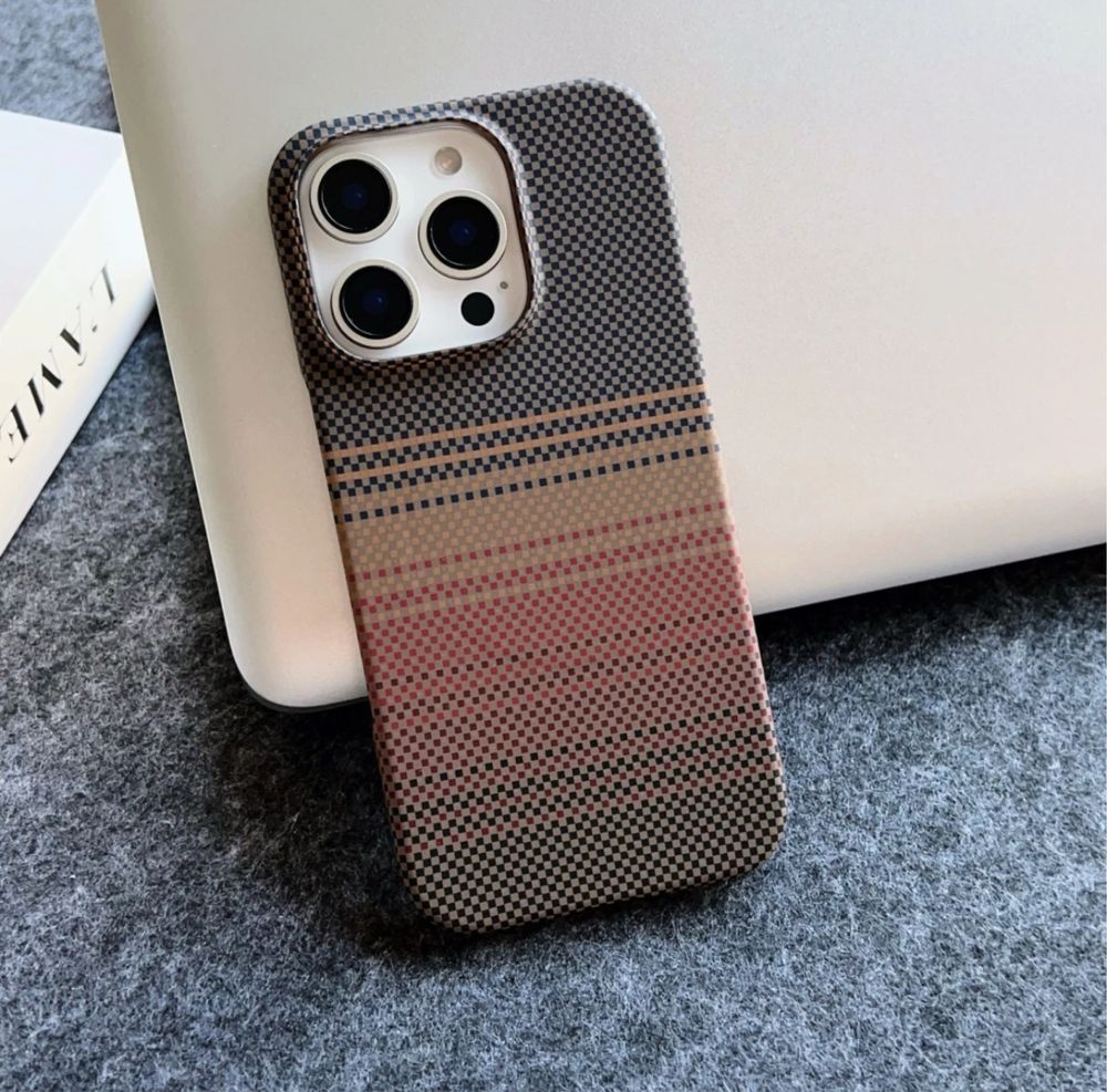 Iphone 16 pro max chehol Pitaka