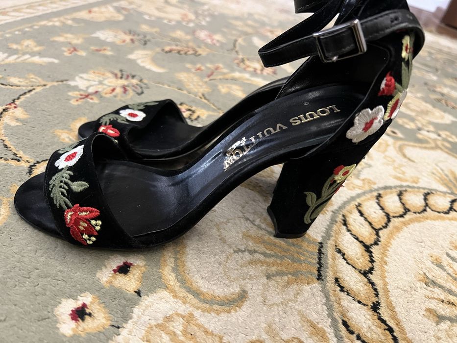 Женская обувь летняя