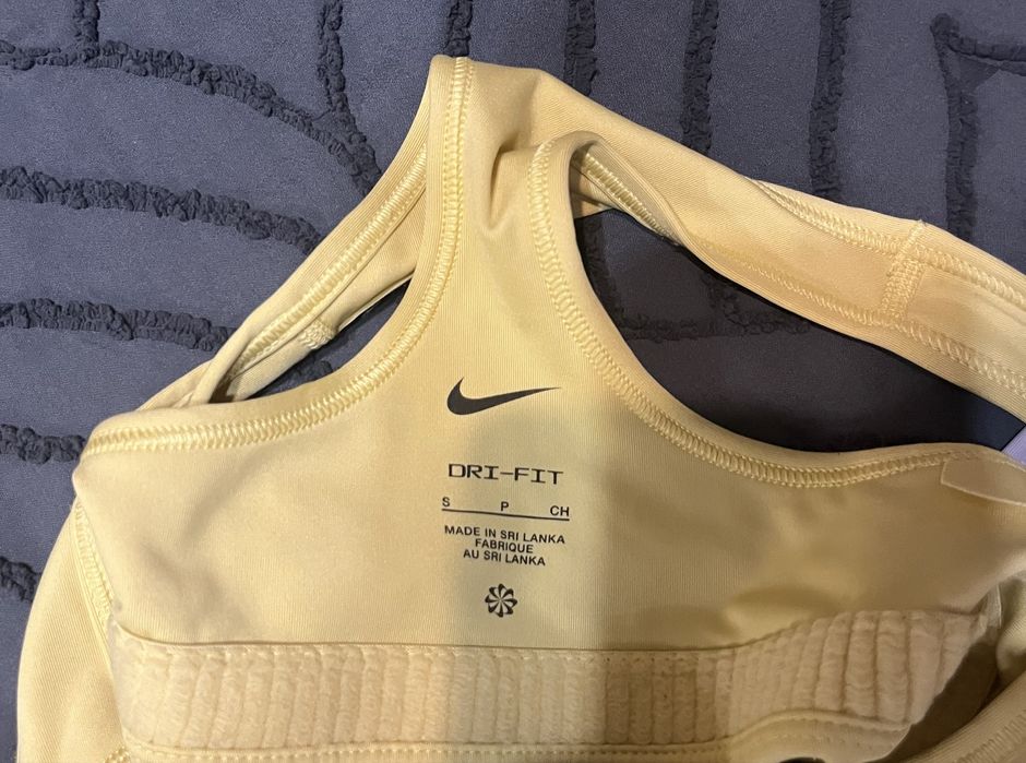 Дамски Бюстиета nike