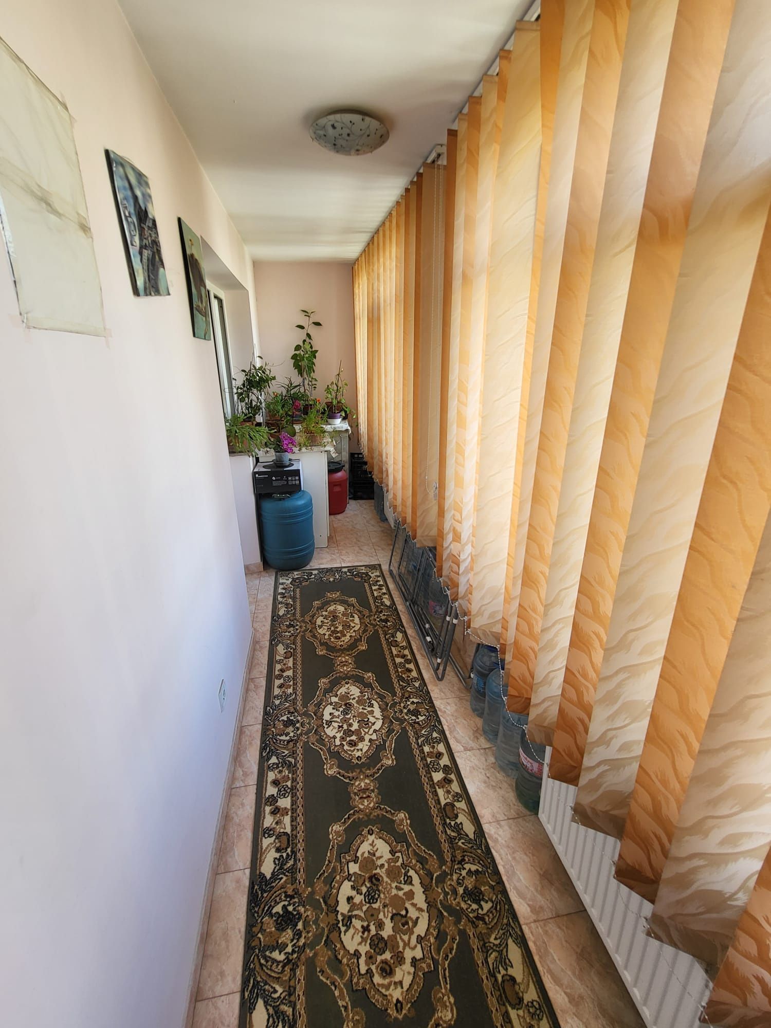 De vânzare apartament 3 camere decomandat