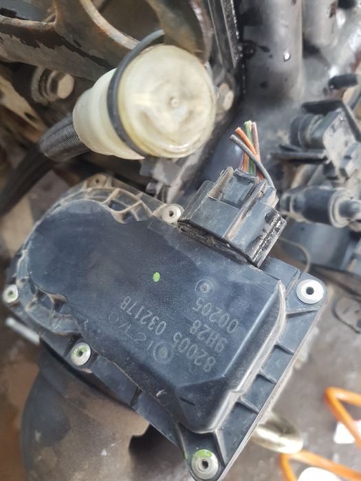 Фарове и стопове за рено туйнго 2009г