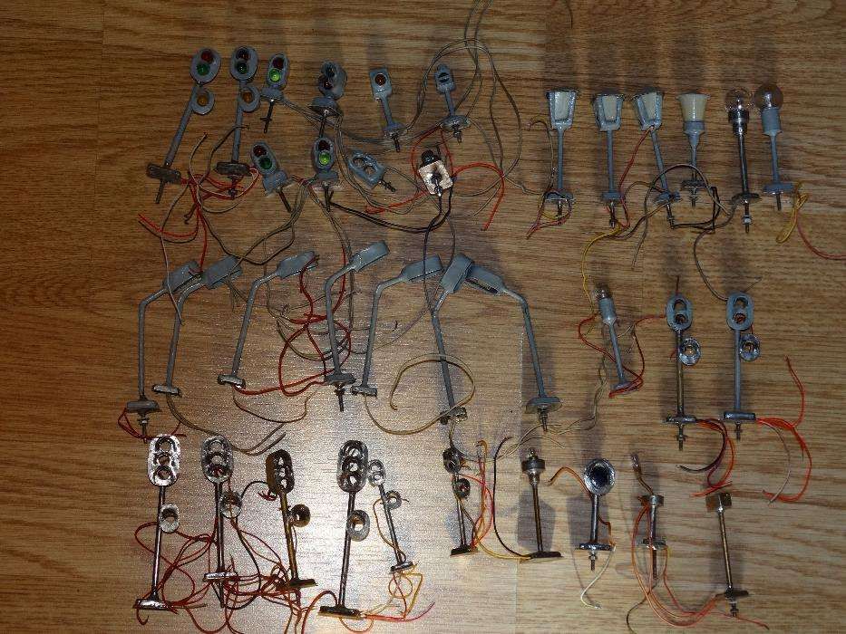 Diorama trenulet electric TT 12 mm, 1:120, locomotive, vagoane, macaze