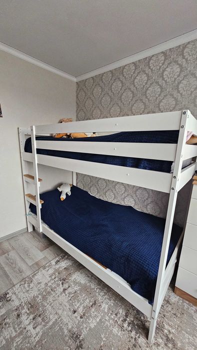 Продам кровать с матрасами