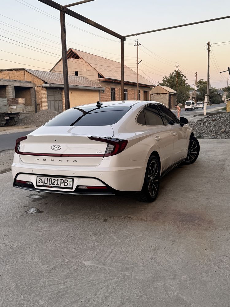 hyundai Sonata travel sotiladi