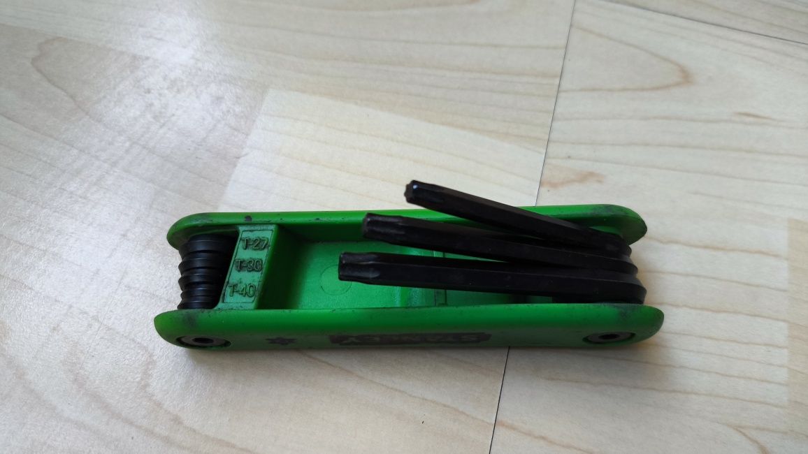Ключ Stanley Г-образен Torx комплект TX9 -TX40 мм. 8 бр