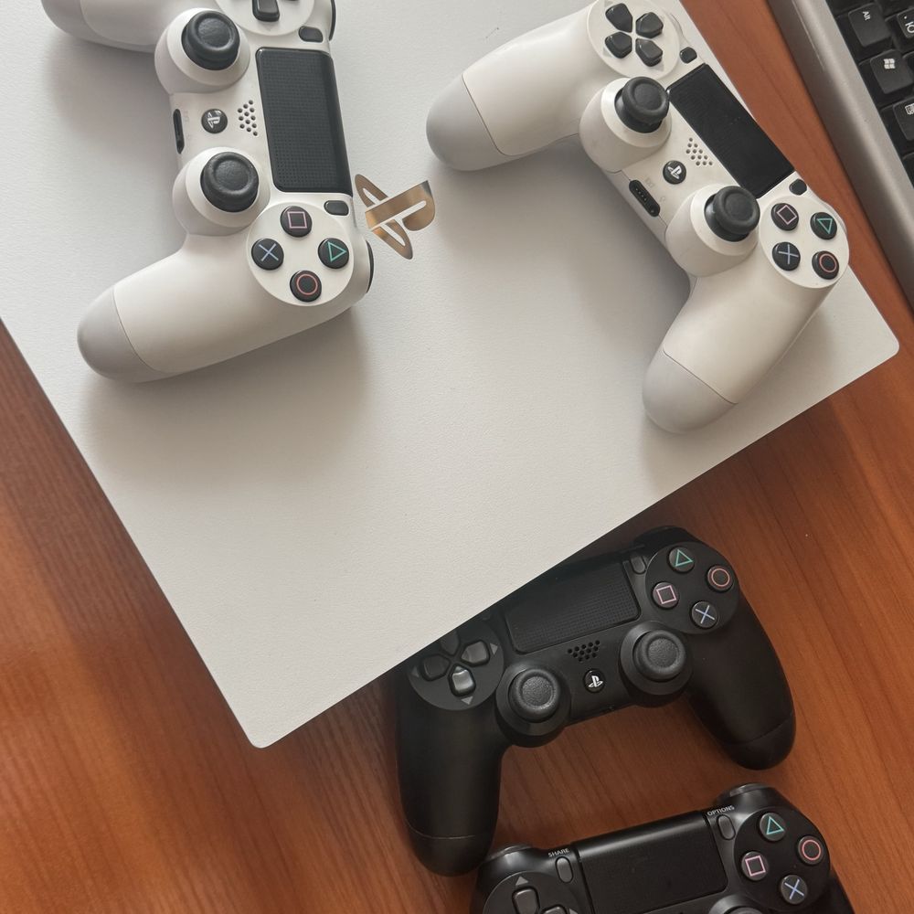 Playstation 4 pro с гарантией на 9 месяцев