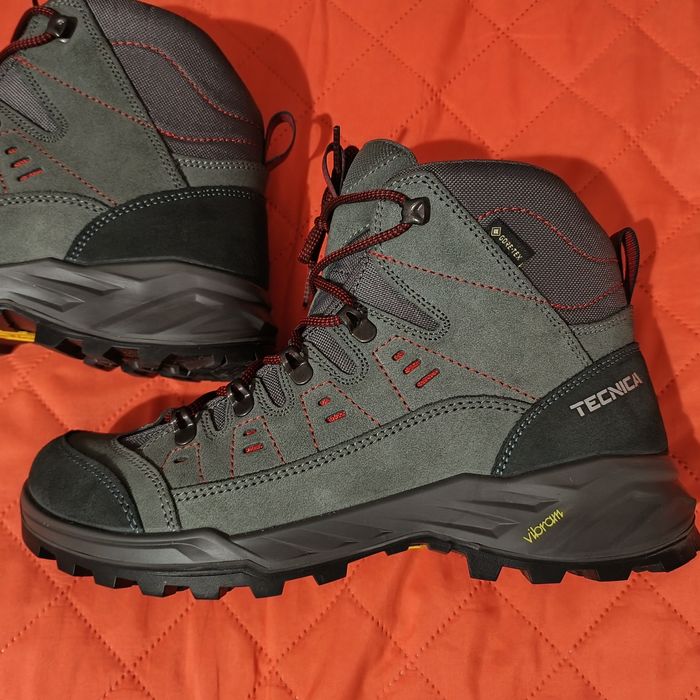 Ghete noi Tecnica Vibram gore tex 42