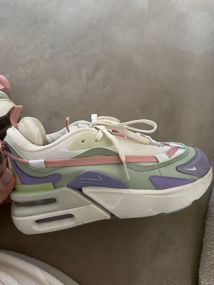 Маратонки Nike Air Max Furyosa