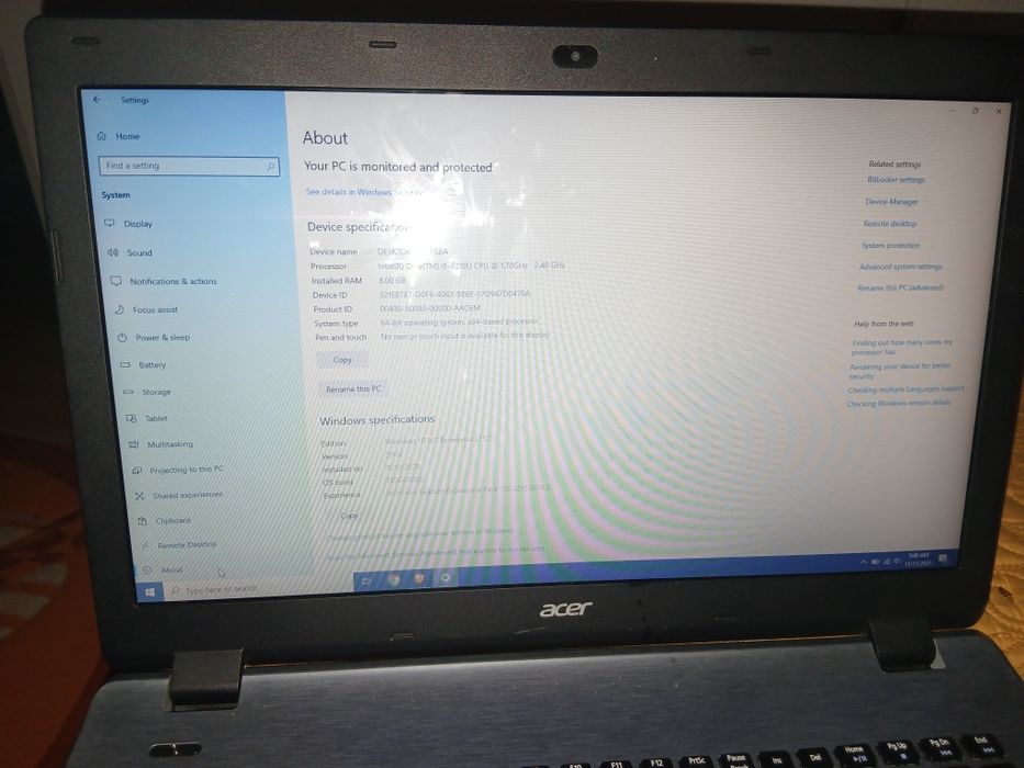 Vând Laptop Acer e 17