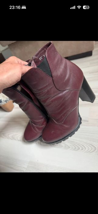 Ghete de piele Marelbo