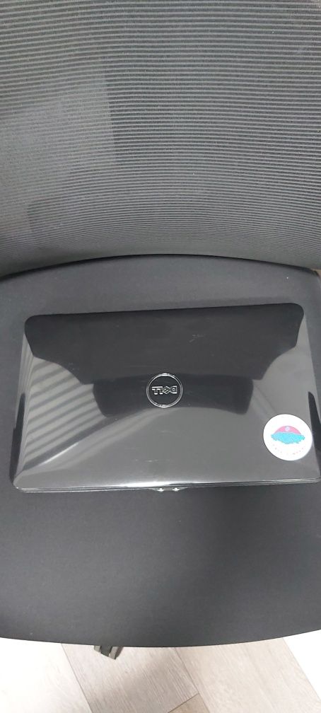 Ноутбук DELL Vostro 1015