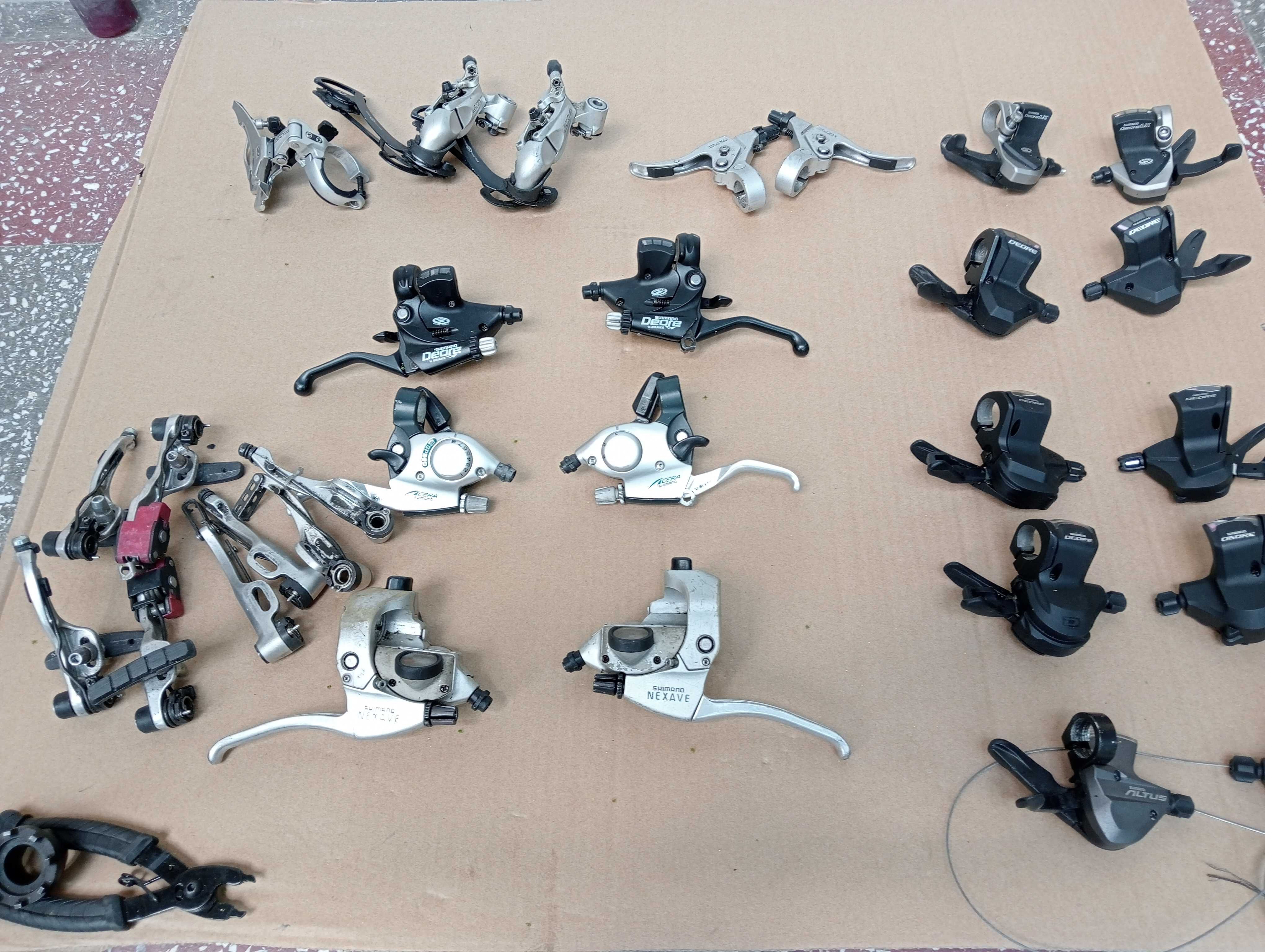 Schimbator spate  fata Shimano Deore XT Angrenaje Cauciucuri 28 manete