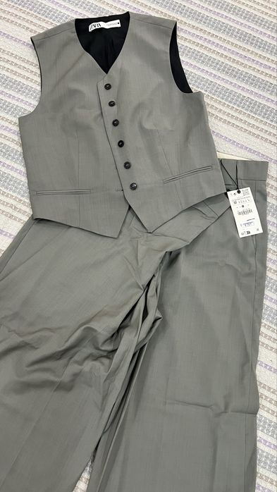 Костюм серый Zara