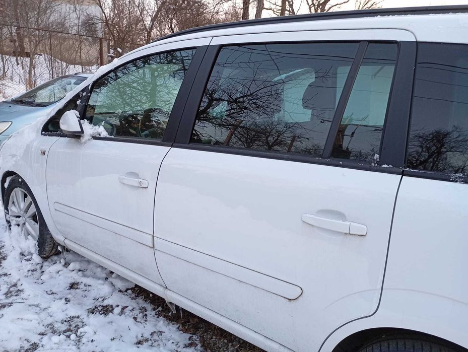 Vand Opel Zafira B, 125 CP, 2009, E5,7 locuri