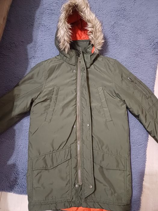 Vând geaca de toamna,iarna H&M