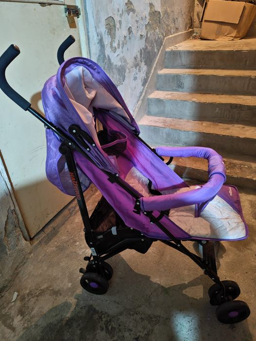 Vand carut pentru copii stare foarte buna.