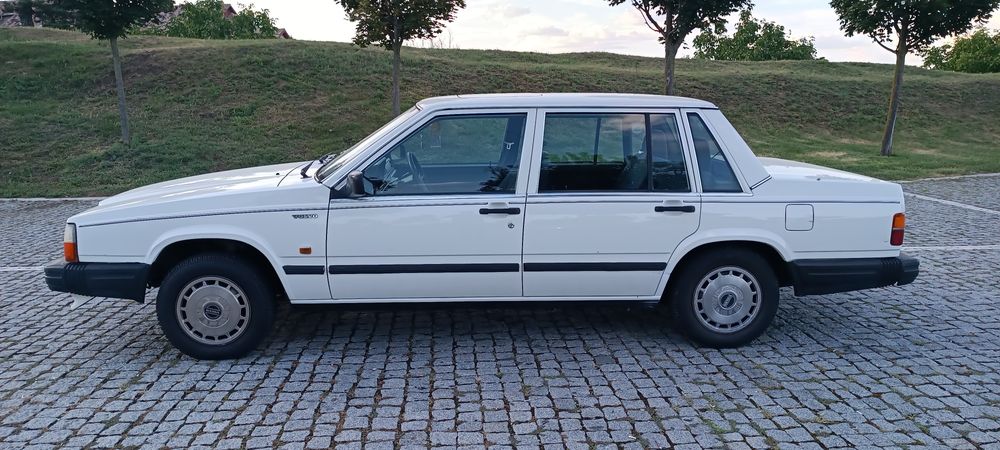 Volvo 740 , vehicul istoric !!!