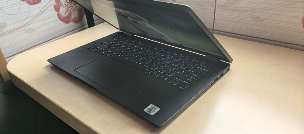 Laptop Dell Latitude 7410_i7 10610U--16GB LPDDR4--512GB SSD_14"FHD IPS