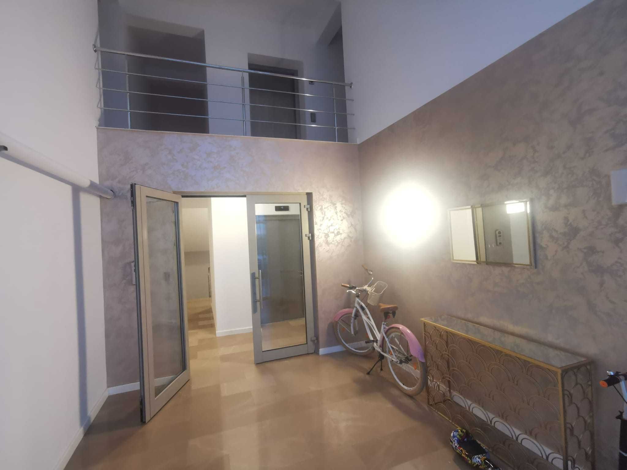 Apartament cu o camera, decomandat, Cosmopolis