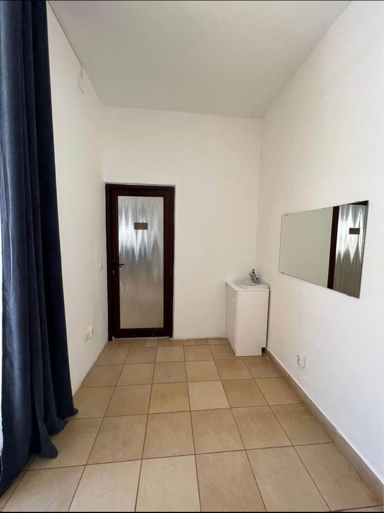 Cameră de închiriat cosmetică/masaj