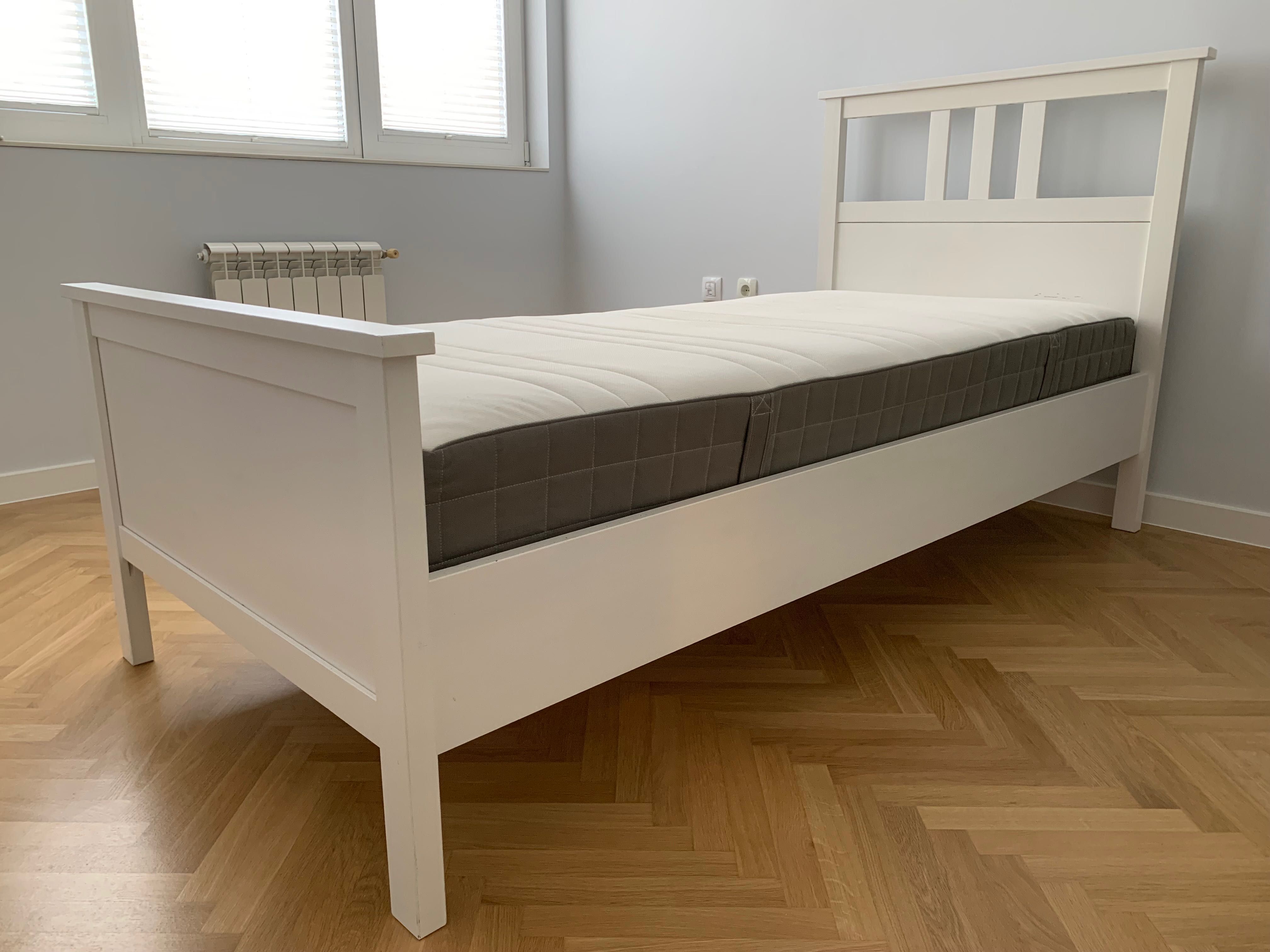Легло IKEA Hemnes 90/200 с подматрачна рамка IKEA Leirsund