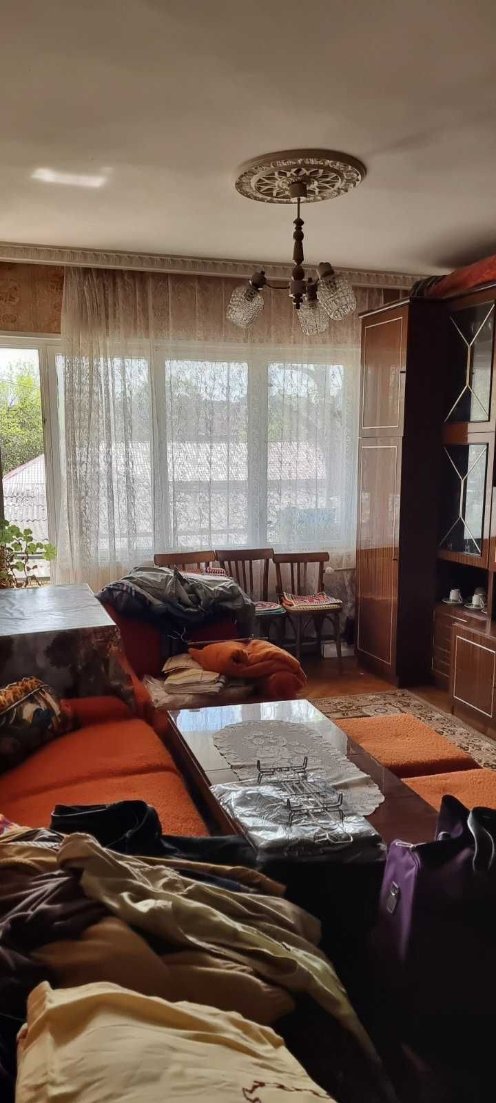 1272-Продава се тристаен тухлен апартамент в кв. "Бели Лом"